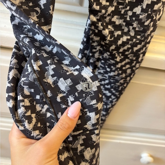 Lululemon Fast and Free tight 25” Nulux Pace Lace Graphite Grey - Picture 2 of 4